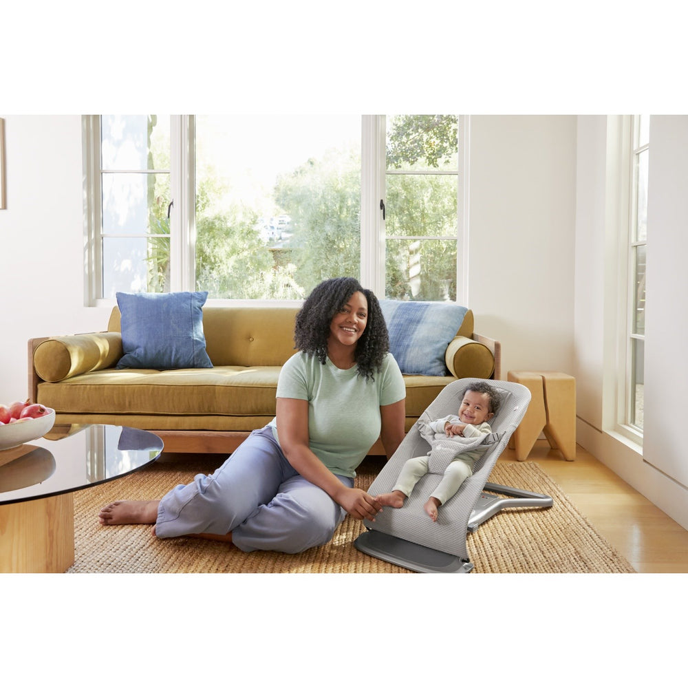 Køb Ergobaby Light Grey Evolve Bouncer Mesh