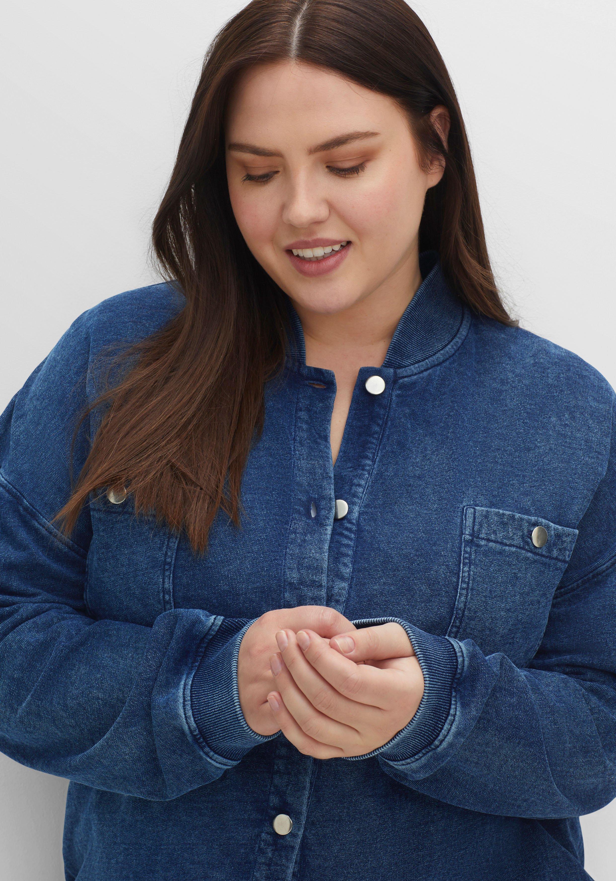 Sweatjacke in Jeansoptik, mit Brusttaschen