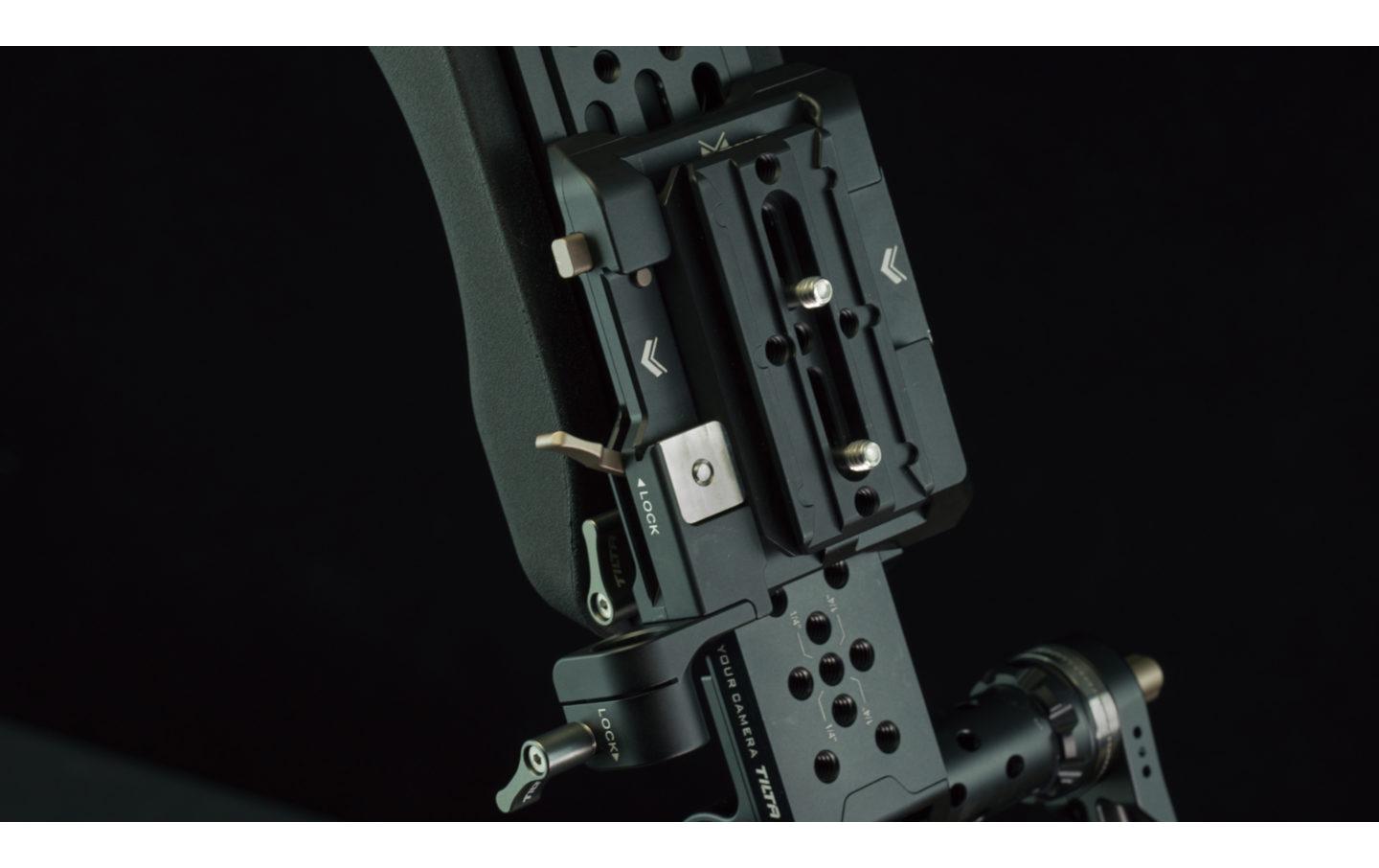 Lightweight Shoulder Rig<br>Leichte Schulterhalterung für leichte und handgeführte Kameras