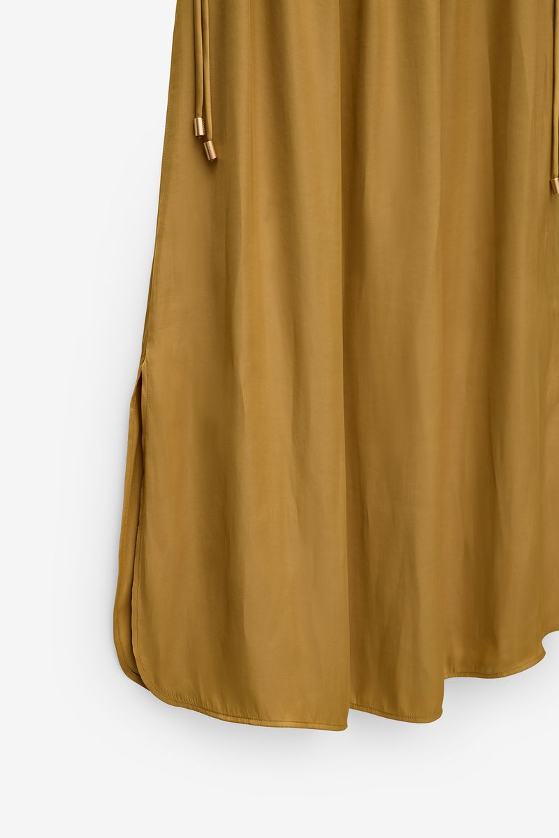 VESTIDO FLUÍDO COM ATILHOS