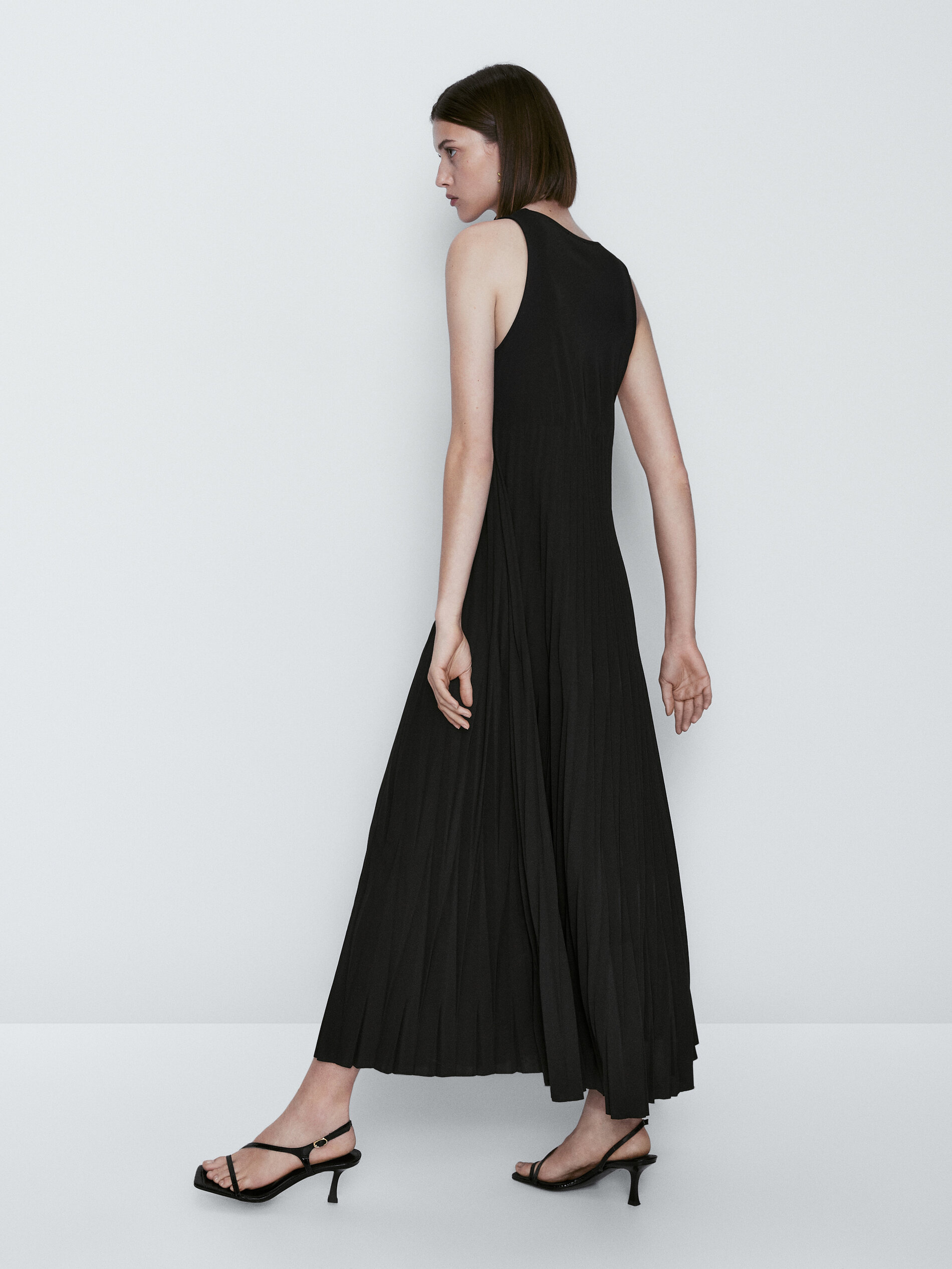 Vestido preto plissado - PRETO