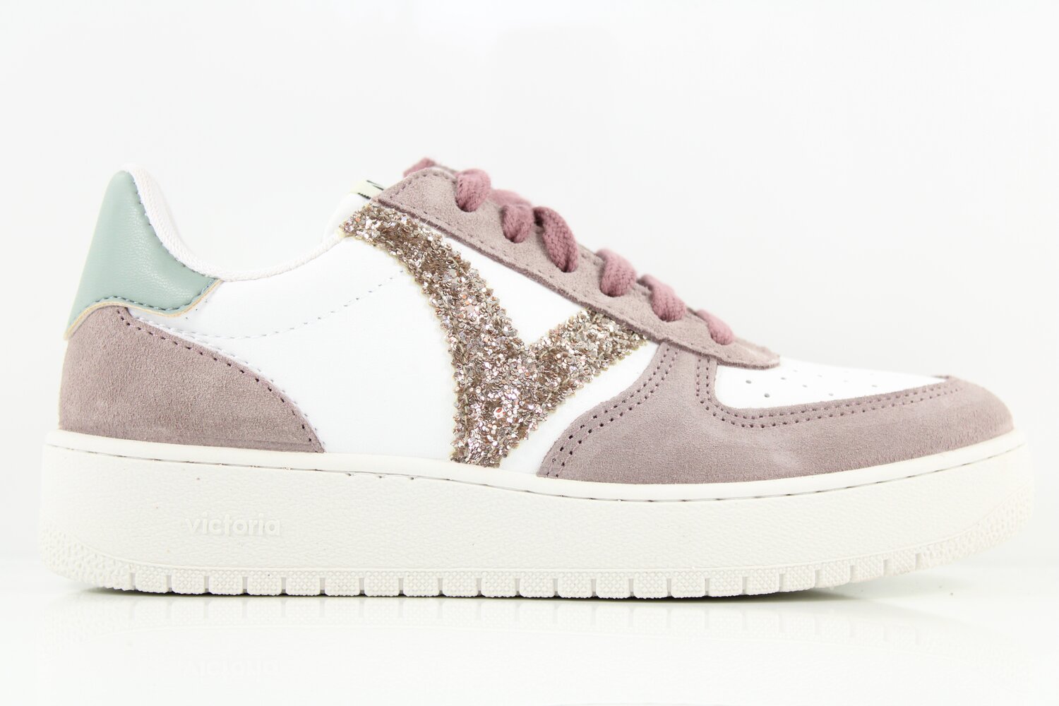 Victoria Sneaker