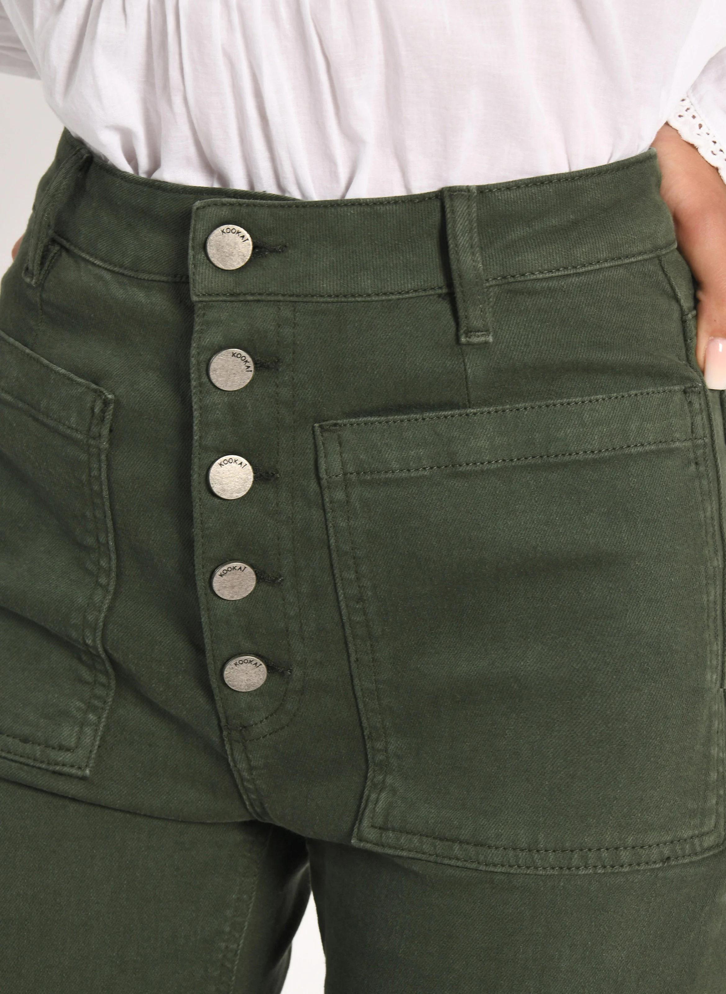 THADEE - Pantalon flare à fermeture boutonnée en coton mélangé | Kaki