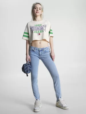 Camiseta cropped oversized com logo da faculdade