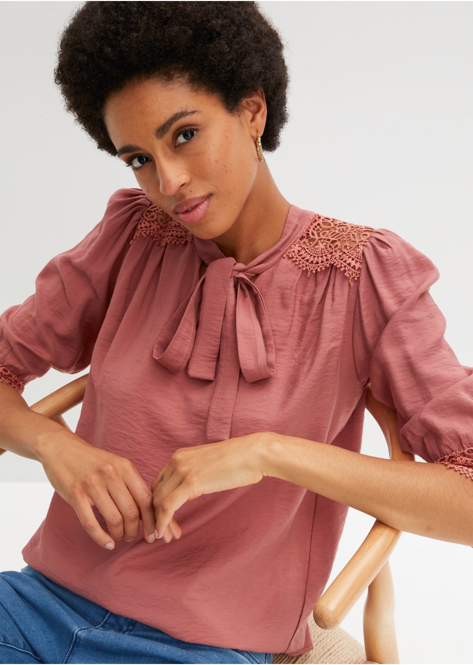 Tunique-blouse avec dentelle