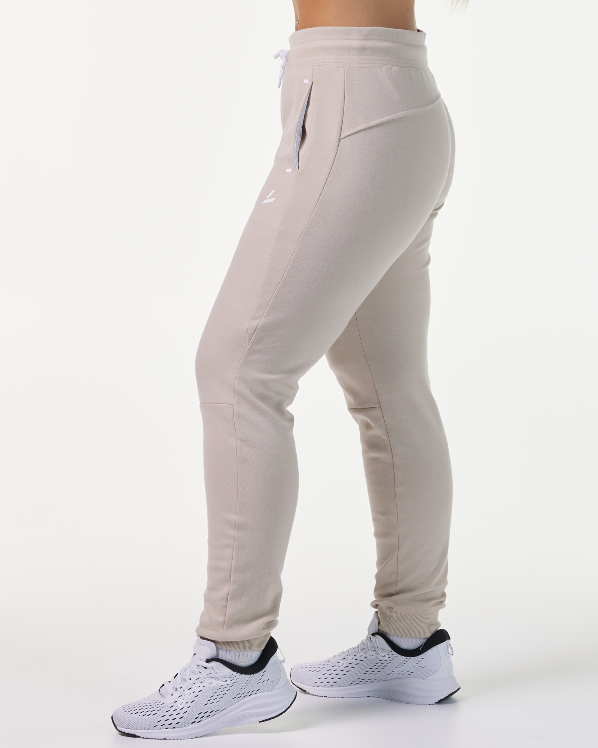 LEVITY Break Tech Pants Beige Feather
