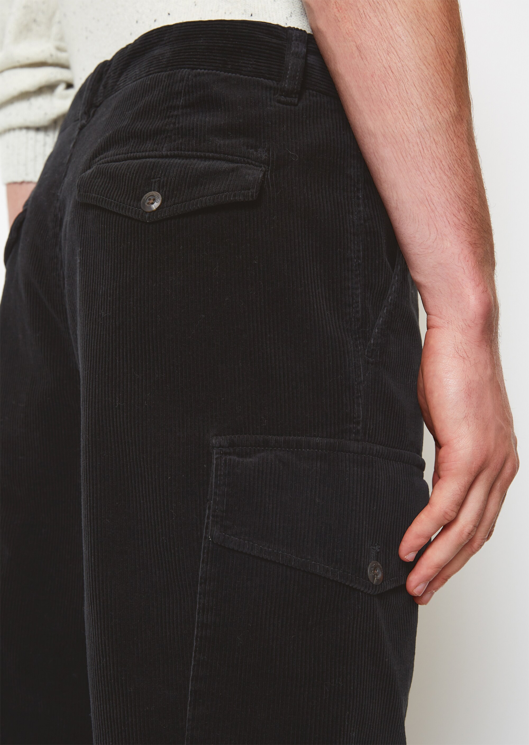 Hose Modell BESLBO CARGO relaxed aus softem Baumwoll-Cord
