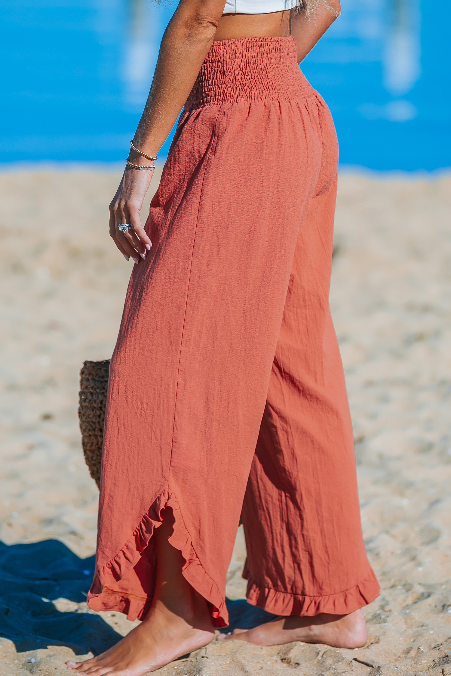 Pantalon en pur coton avec jambe droite et taille à smocks rouge