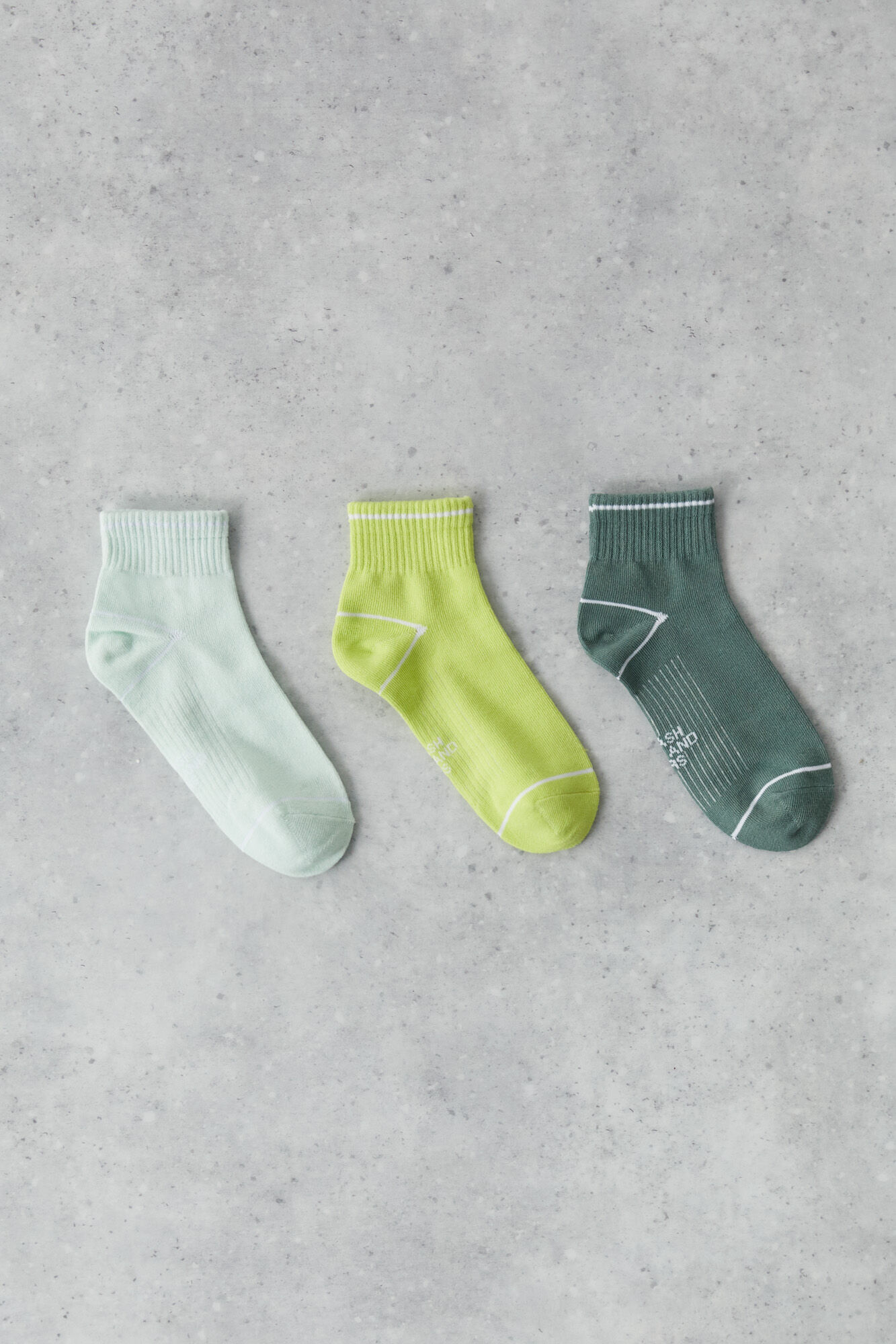 Pacote com 3 pares de meias curtas técnicas de algodão multicoloridas - Verde