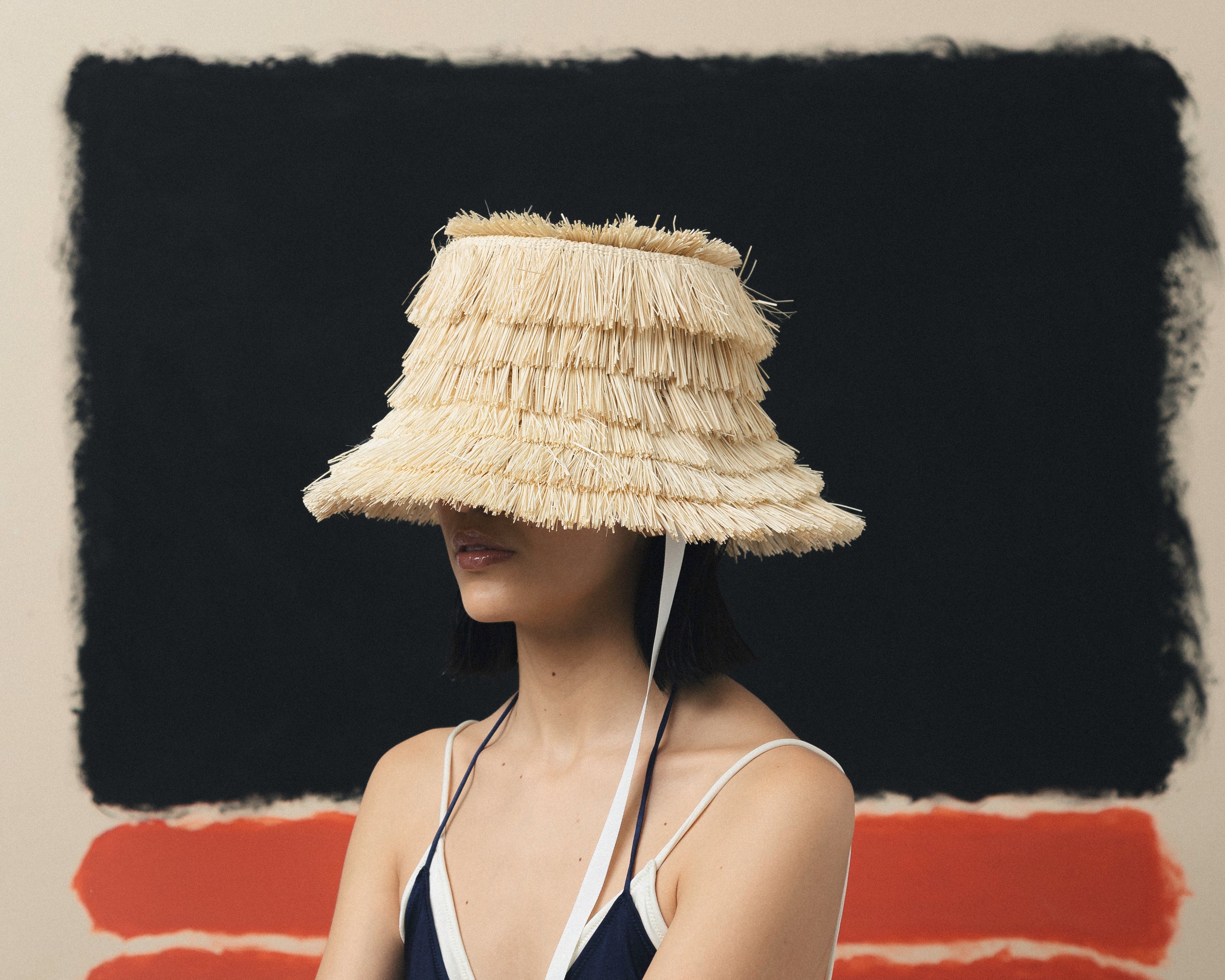 Chapeau crocheté en forme d'abat-jour avec franges