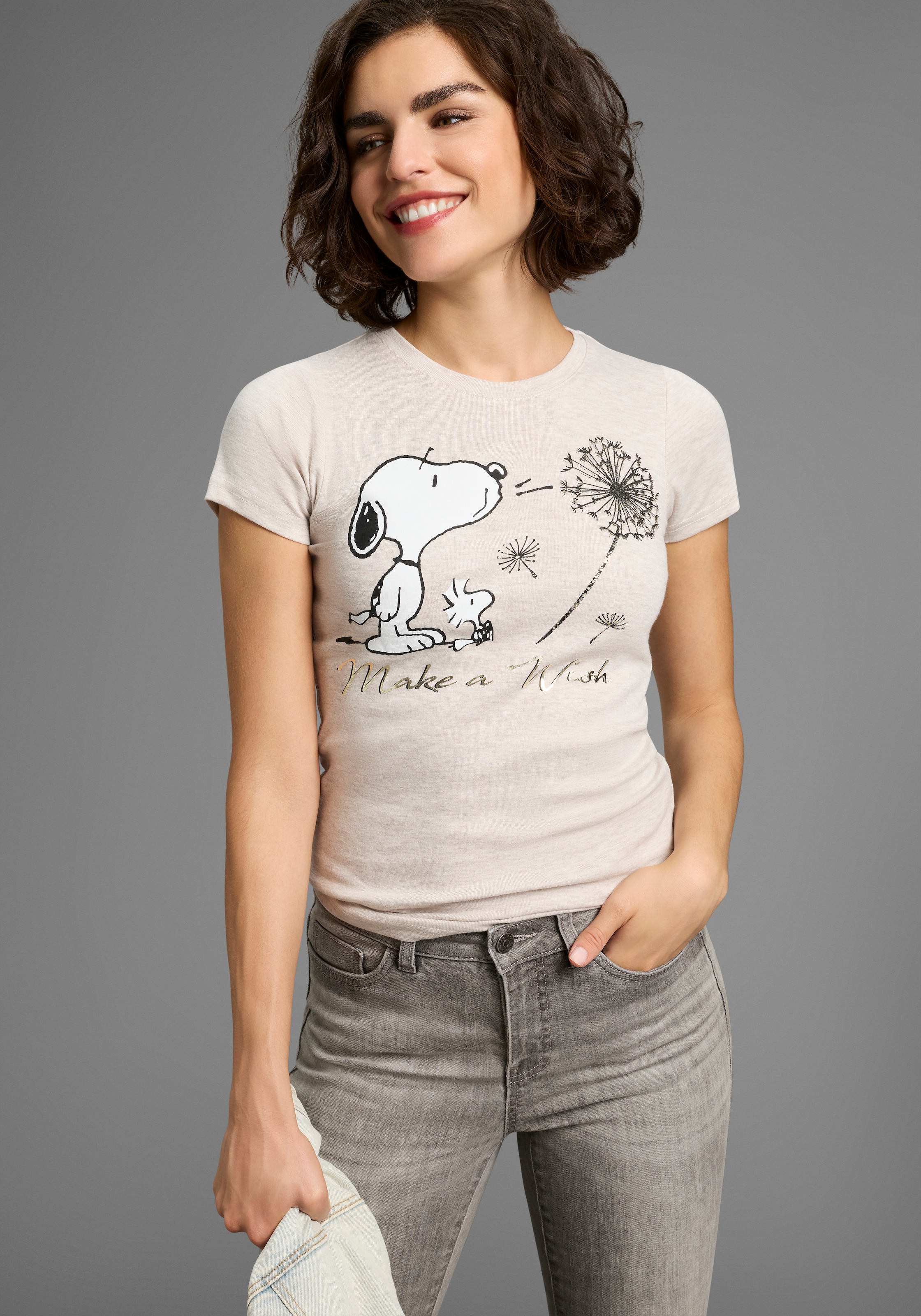 KangaROOS Kurzarmshirt , sehr figurbetonte Passform,  bedruckte, melierte und metallic Optik