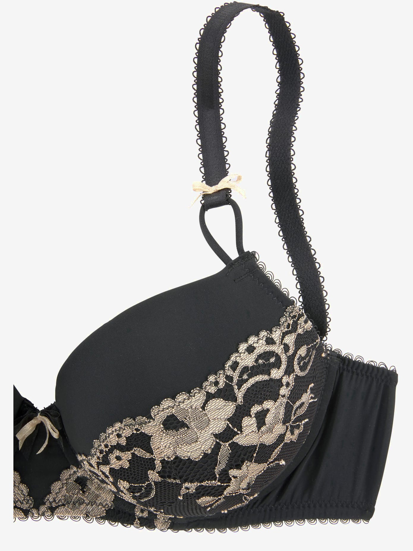 Soutien-gorge à coques, dentelle romantique sous les bonnets