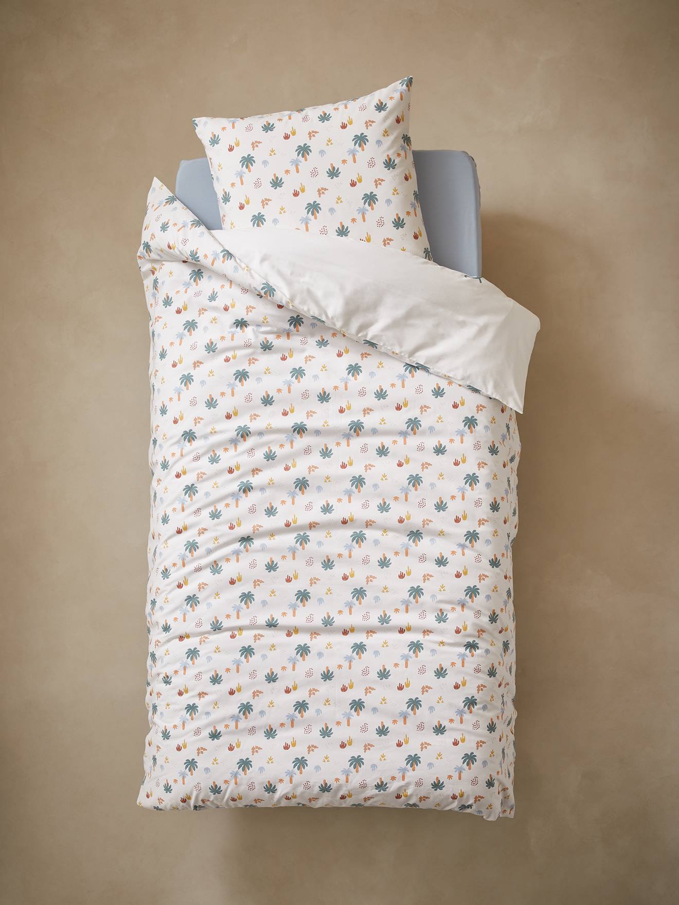 Conjunto de cama infantil JURASSIC CAMP, branco com estampa.