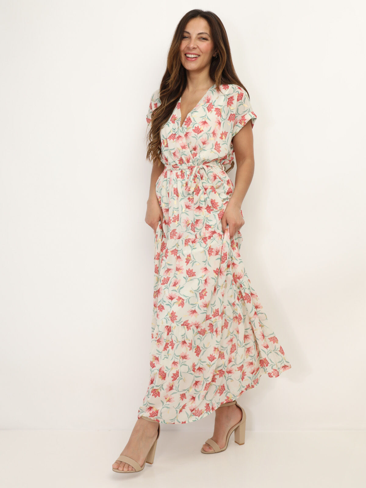 Robe cache cœur à fleurs et feuilles dorées- Beige
