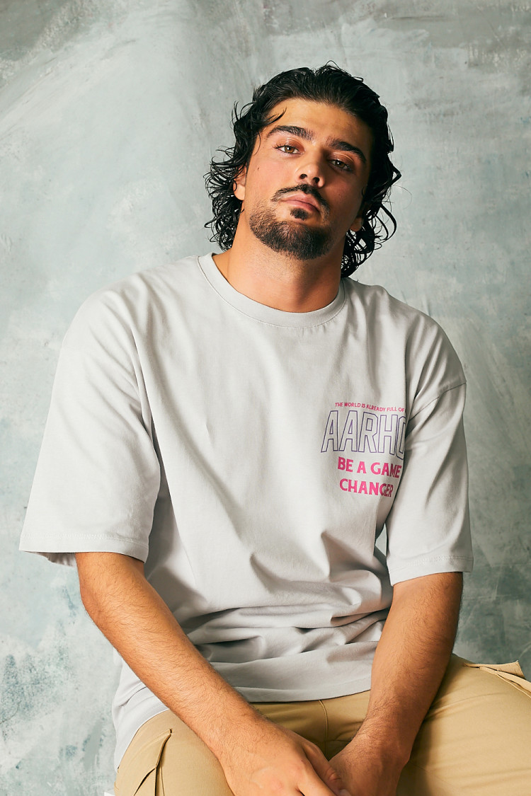 T-shirt gris aarhon avec ours basketteur