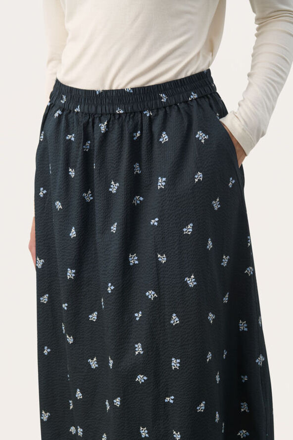 Part Two EmmelinePW SK Dark navy bouquet print