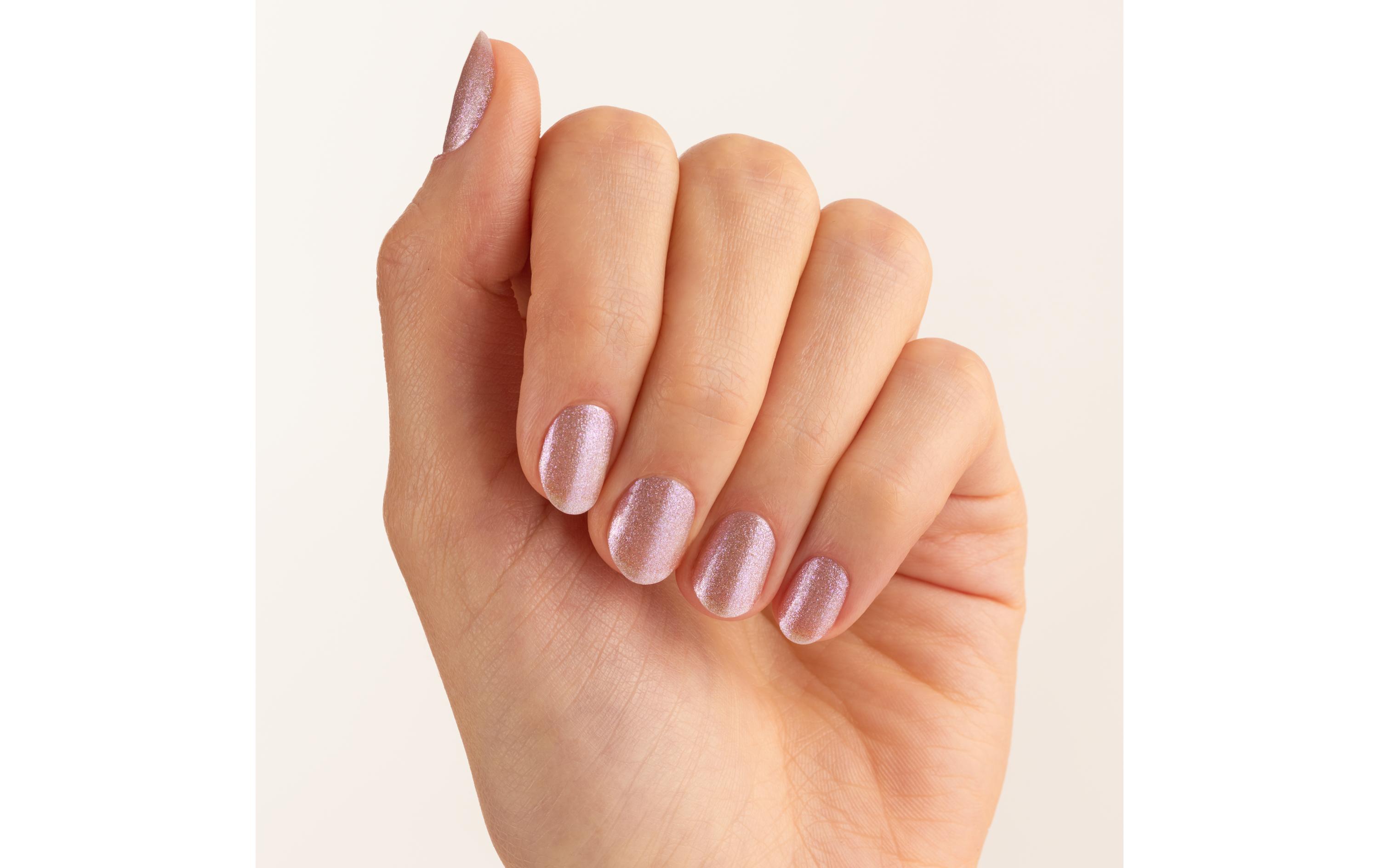 Gel nail colour 58 LESS BITTER MORE glitterSchnelltrocknender Nagellack für ein hochglänzendes Gel-Finish