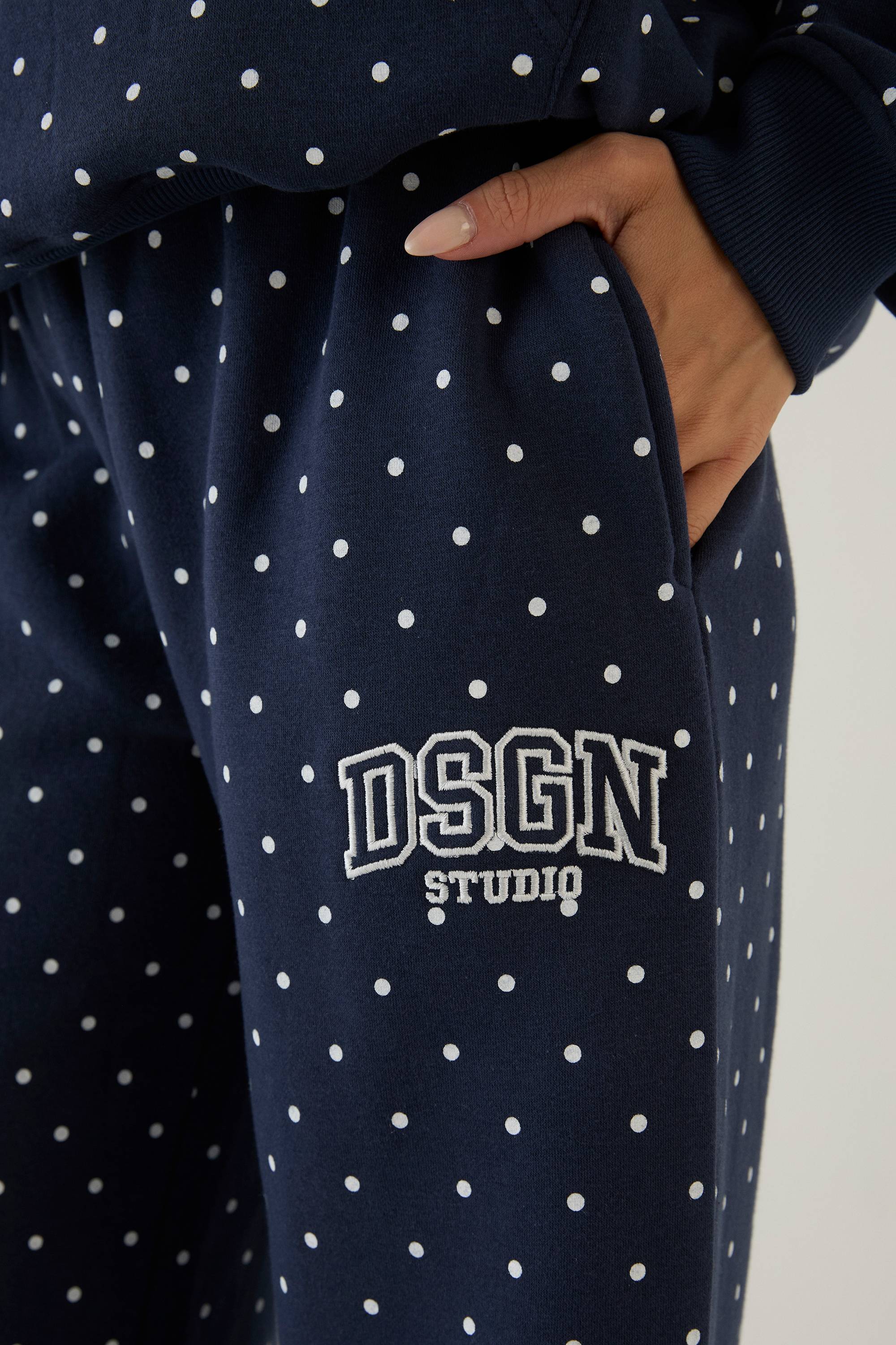 Jogger Droit À Pois Avec Appliqué Dsgn Studio