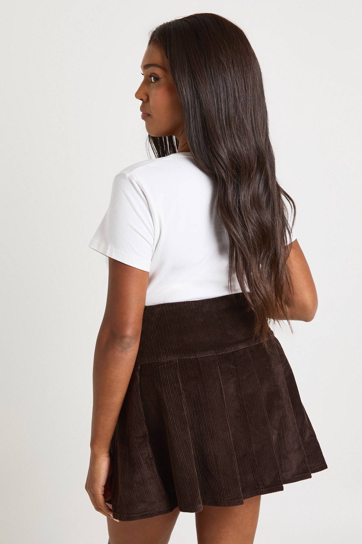 boohoo Jupe mini plissée Plus Cord
