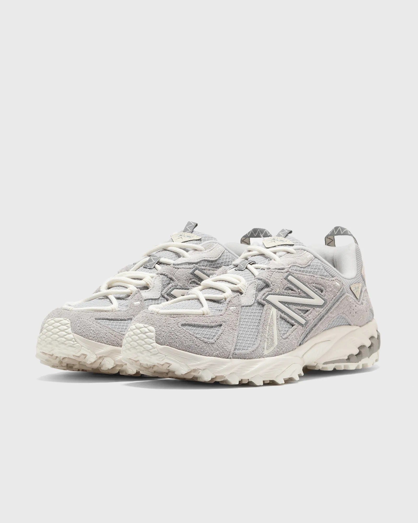New Balance 610