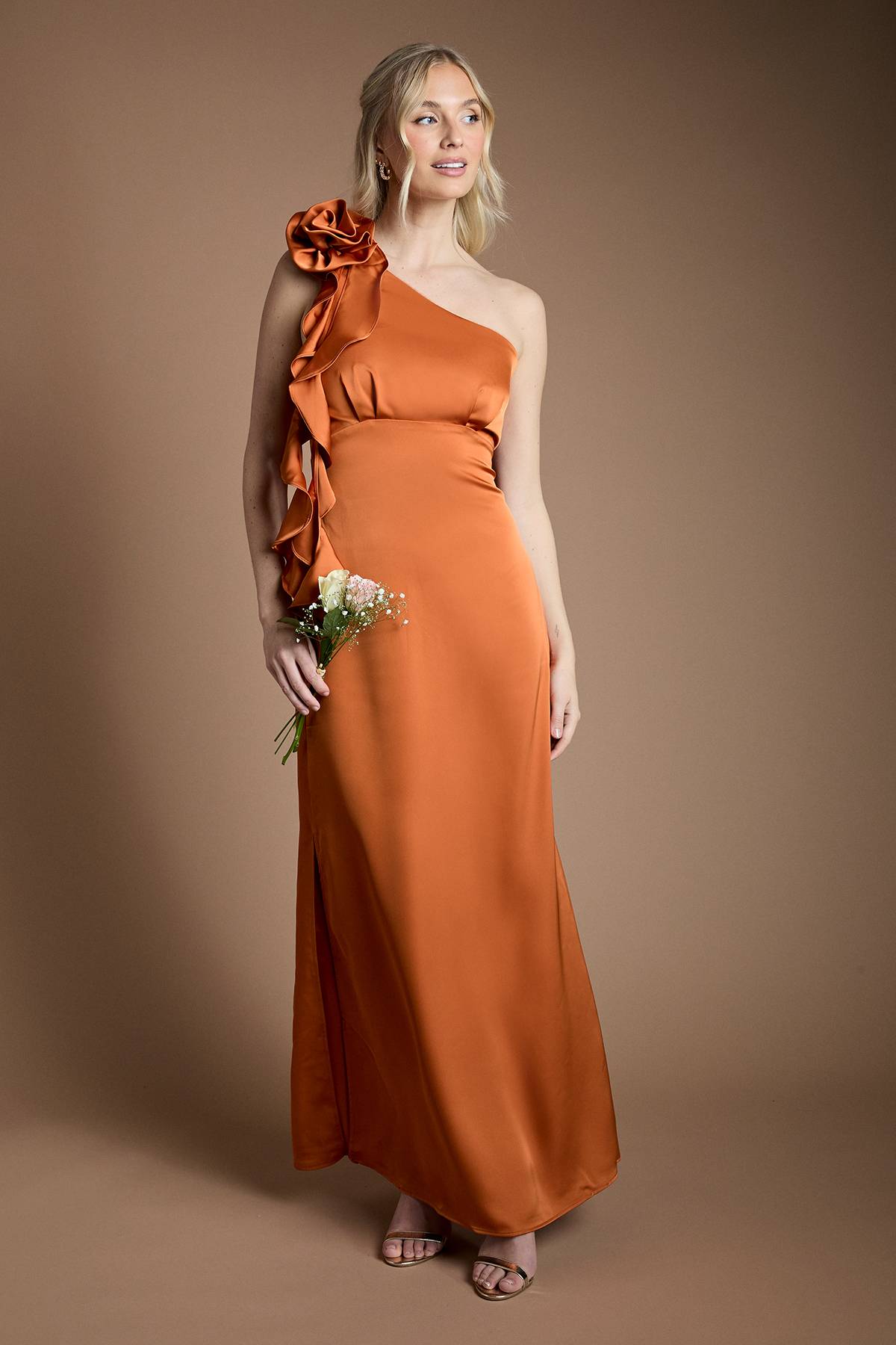 Oasis Robe de Demoiselle d'Honneur Longue Asymétrique avec Corsage