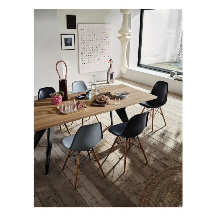 Vitra Table EM - piètement noir - Jean Prouvé | Chêne