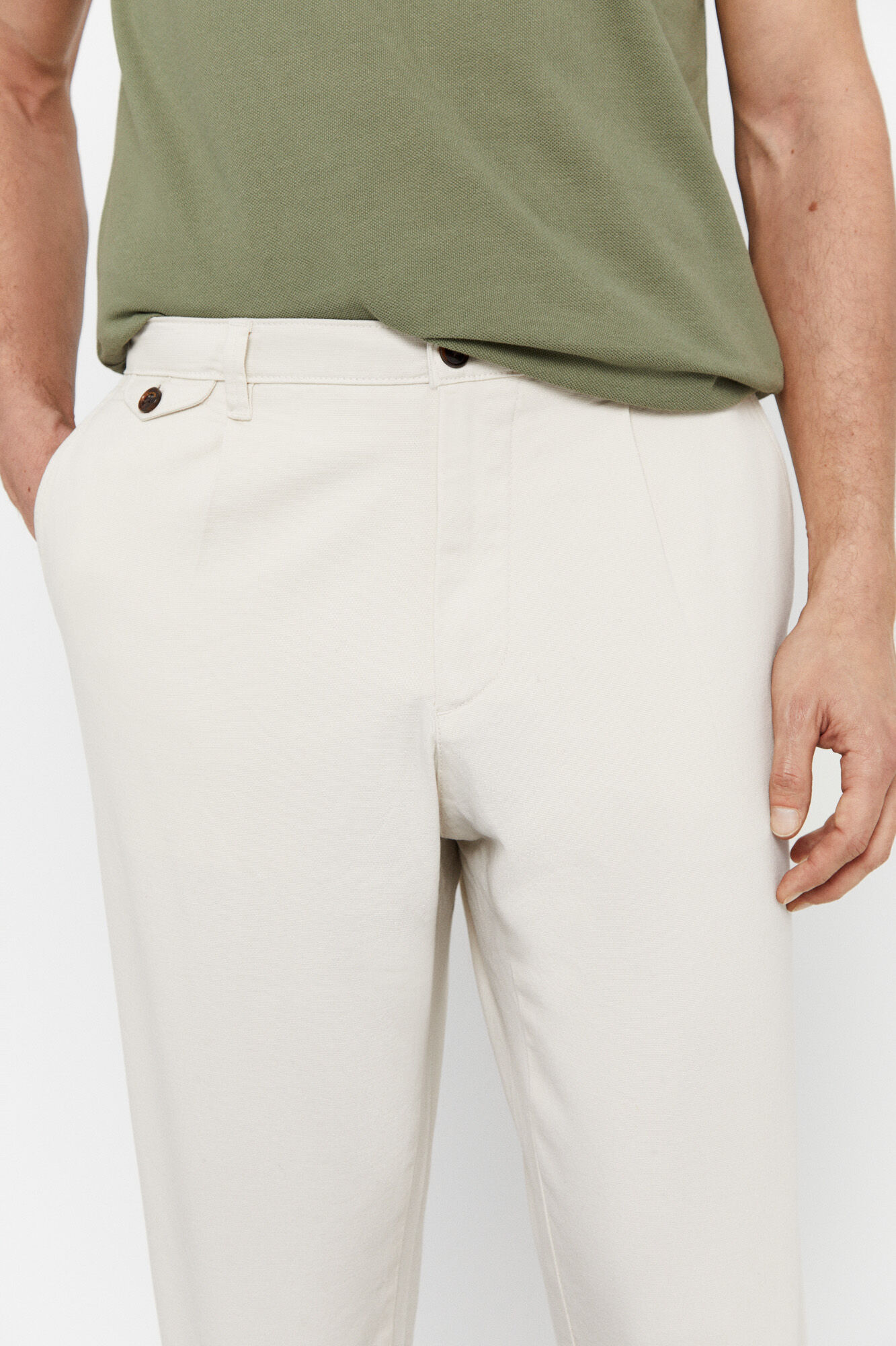 Calça chino leve de corte regular - Marfim