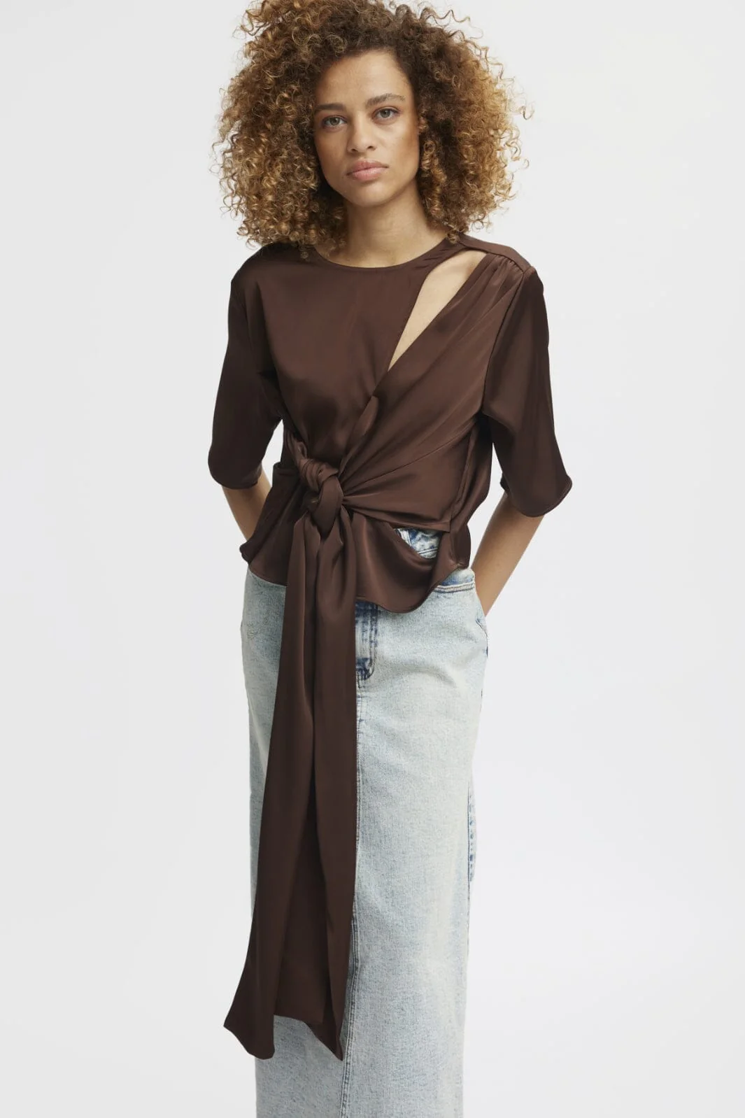 Gestuz HarperGZ knot blouse dark brown