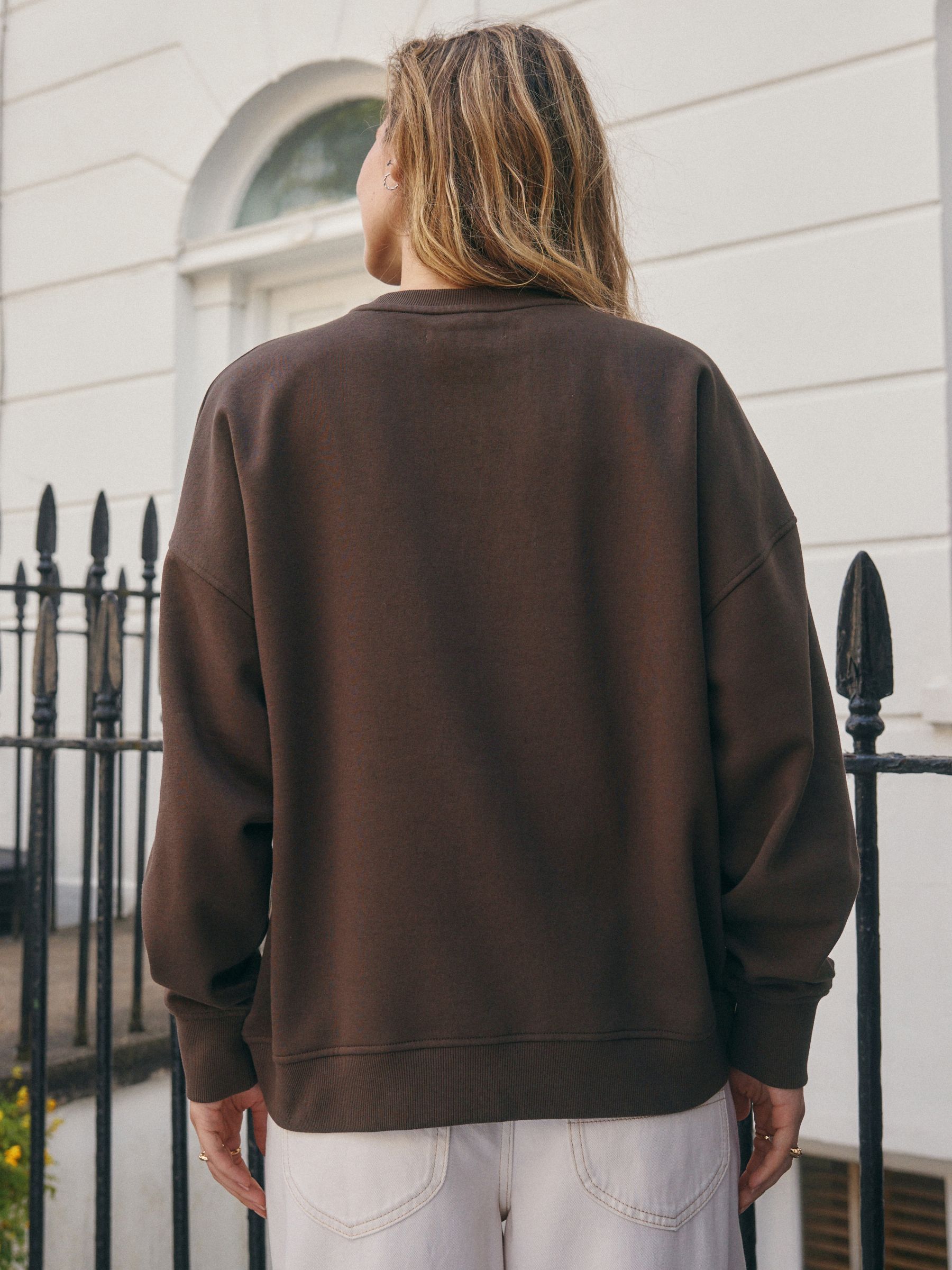 Chocoladebruin - Grafische Halloween-pompoen Martini crewneck sweatshirt met lange mouwen