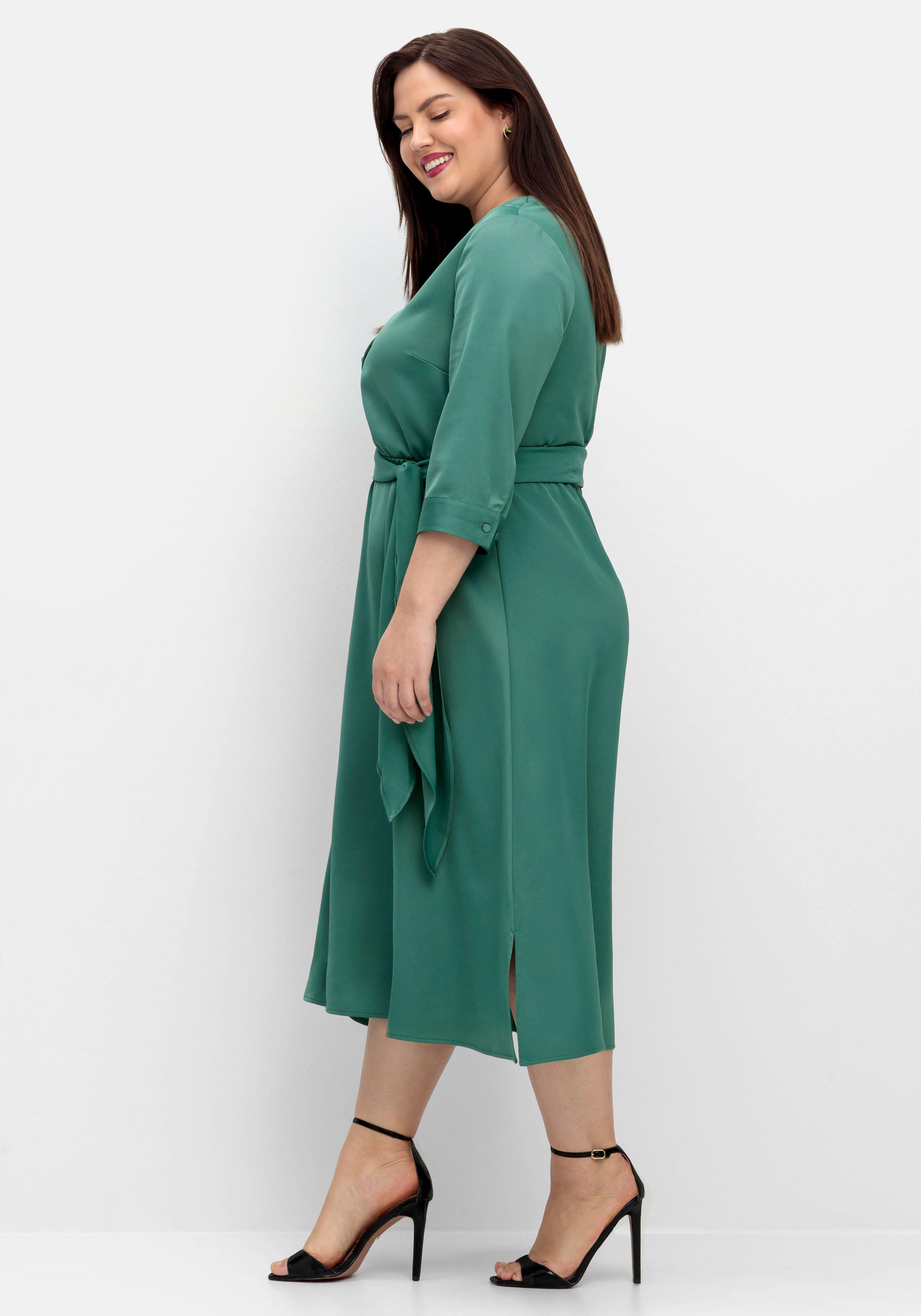Kleid aus Crêpe-Satin, mit 3/4-Arm und Bindeband