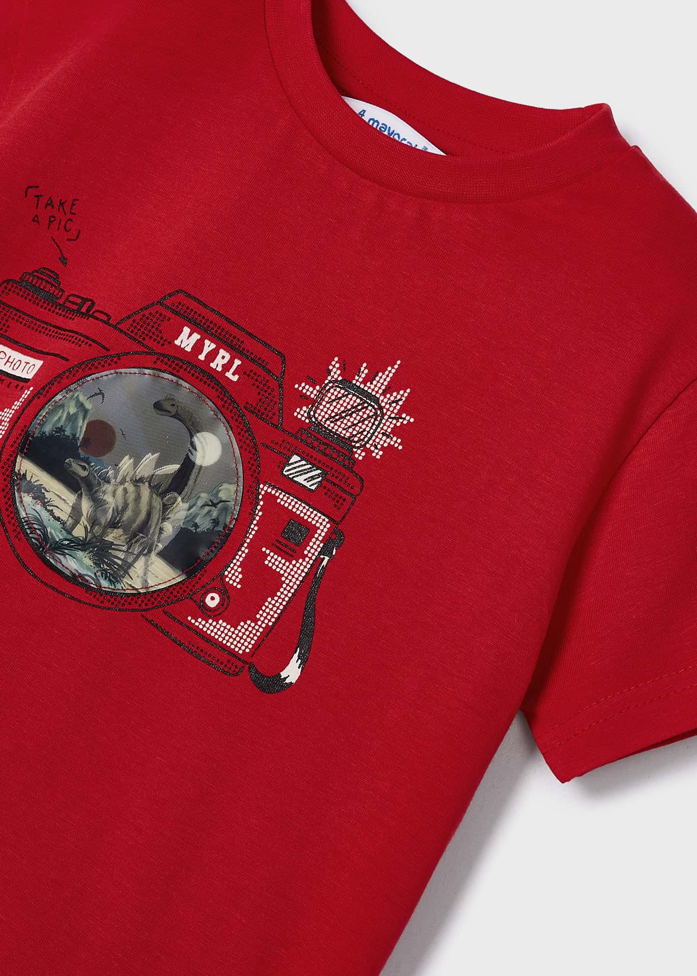 Camiseta de manga curta com estampa interativa para meninos