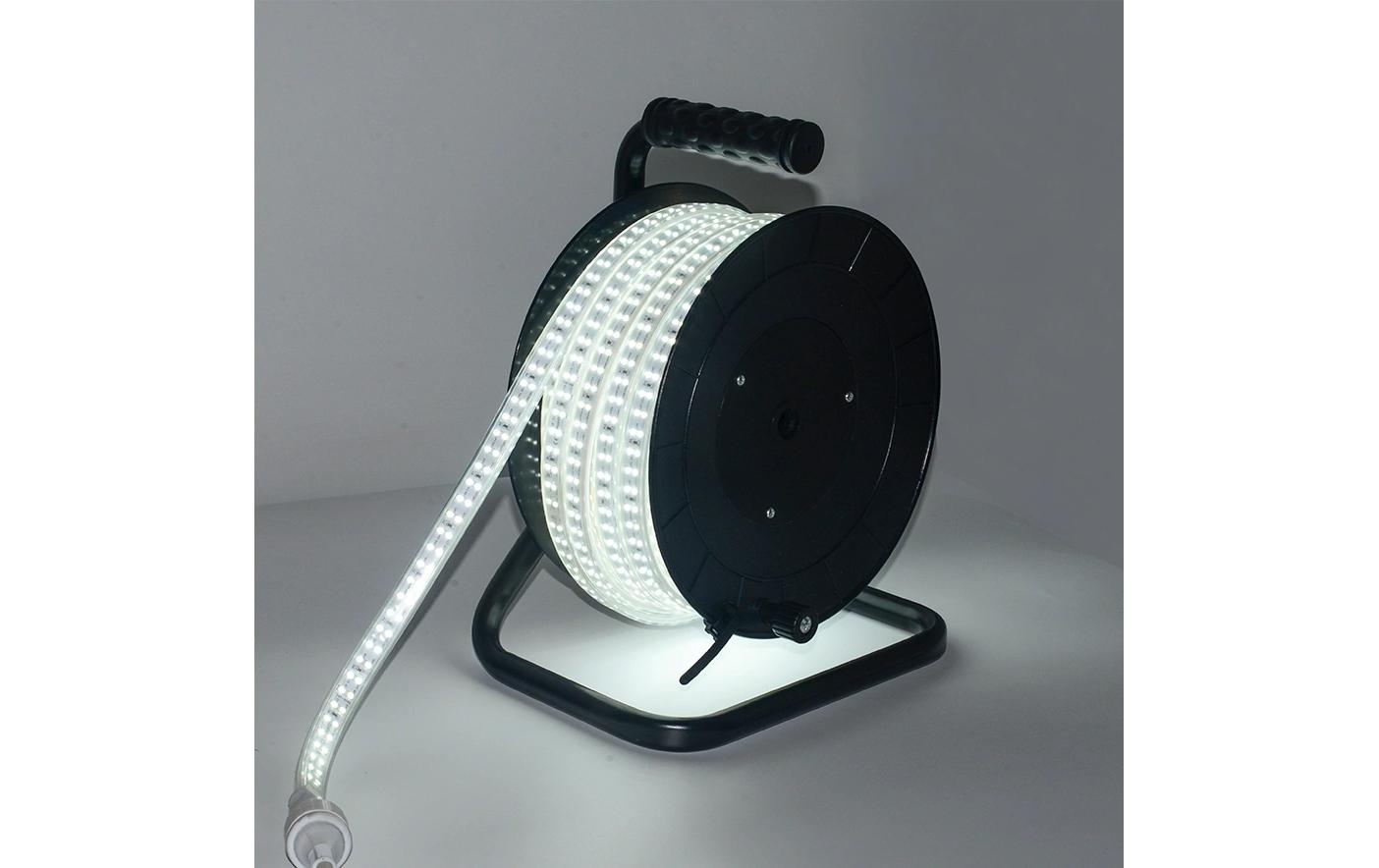 LED Schlauch Kabelrolle 15 m / IP 55<br>Für die Bauindustrie entwickelt