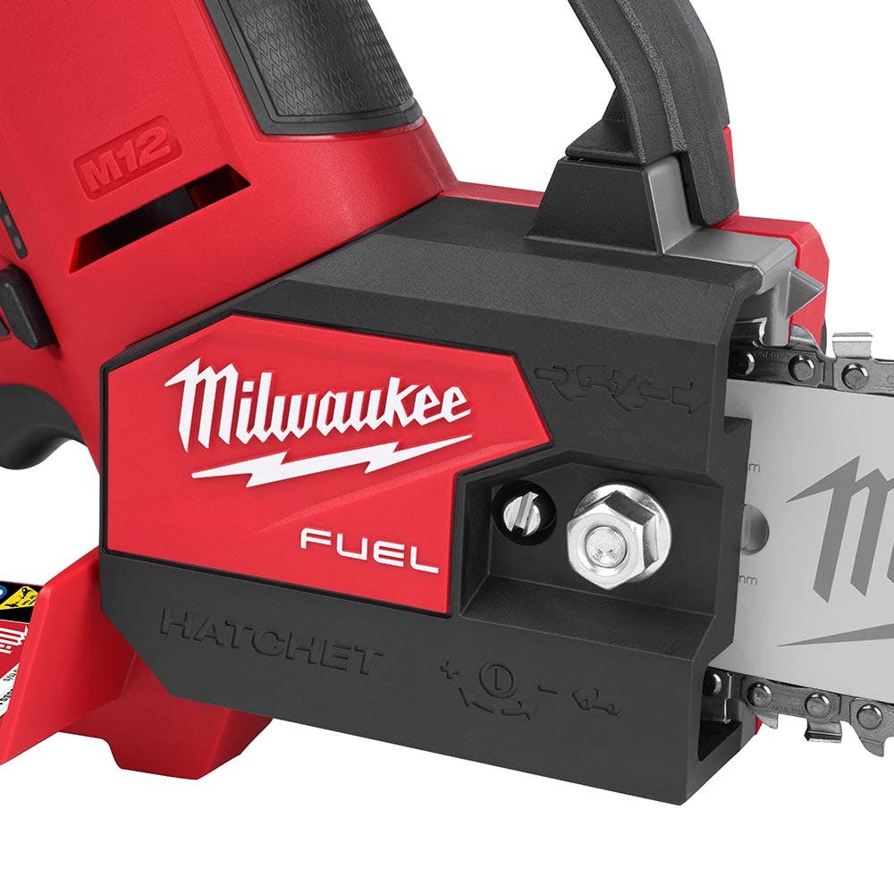 Serra de poda MILWAUKEE 12V FUEL™ HATCHET™ de 6 polegadas Skin M12FHS-0