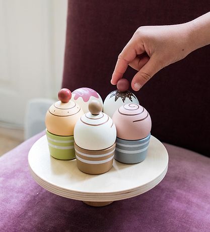 MaMaMeMo Spiellebensmittel - Cupcakes Auf einem Kuchenteller - H