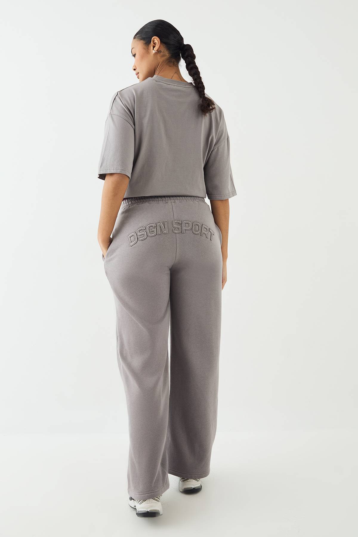 Jogging Jambe Droite avec Appliqué Tissu Assorti DSGN Studio
