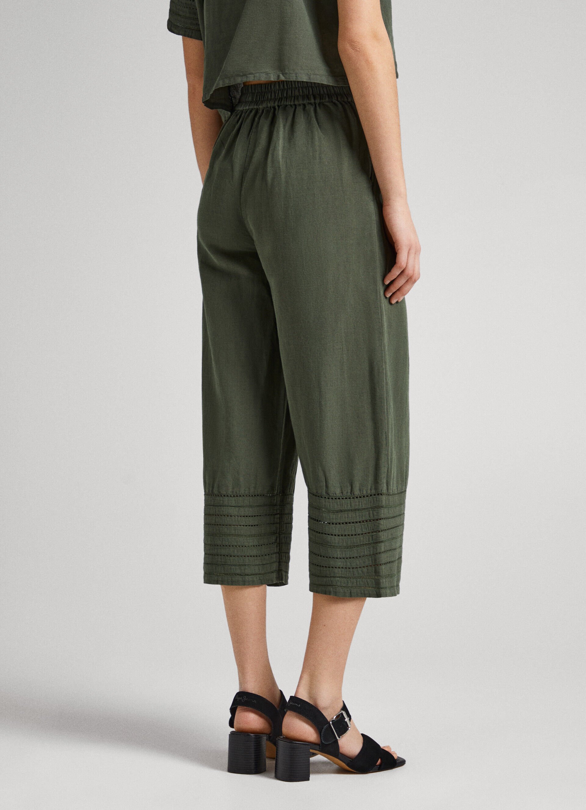 Calça Palazzo Vazada - verde oliva