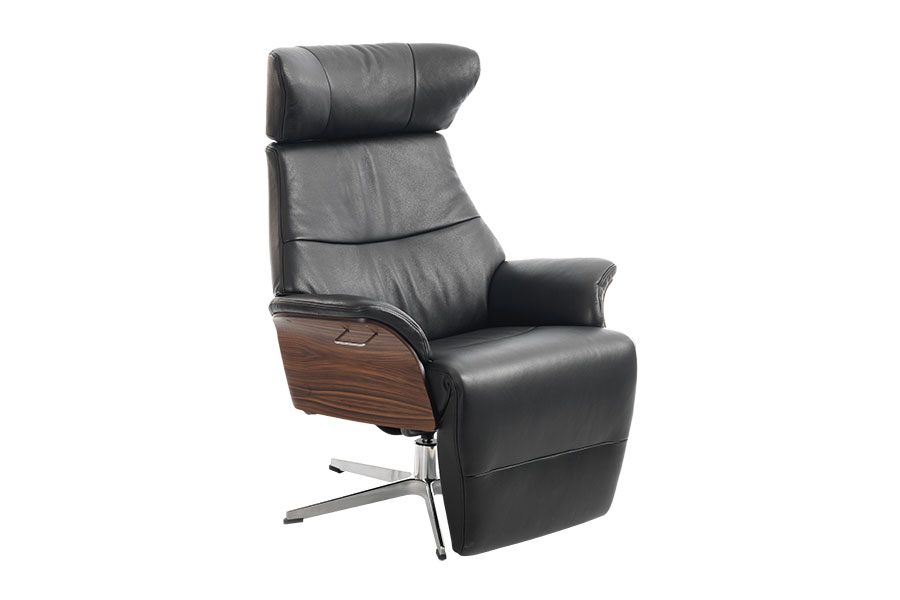 Air lenestol Stol med integrert fothviler. Hud Fantasy 89 black. Valnøtt sider. Fot i aluminium med svingretur.