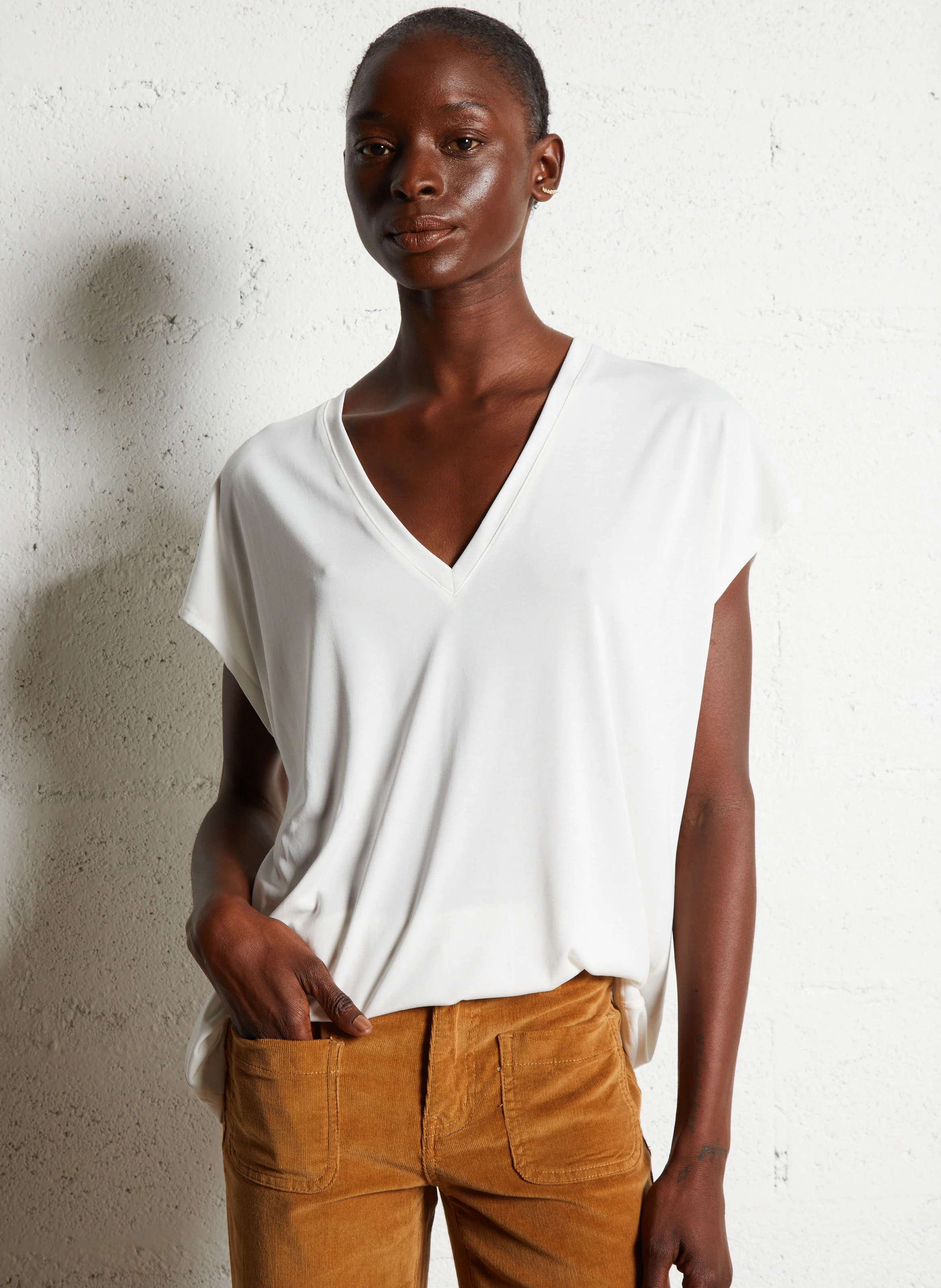 MARCELINA - Tee-shirt col V ample | Blanc