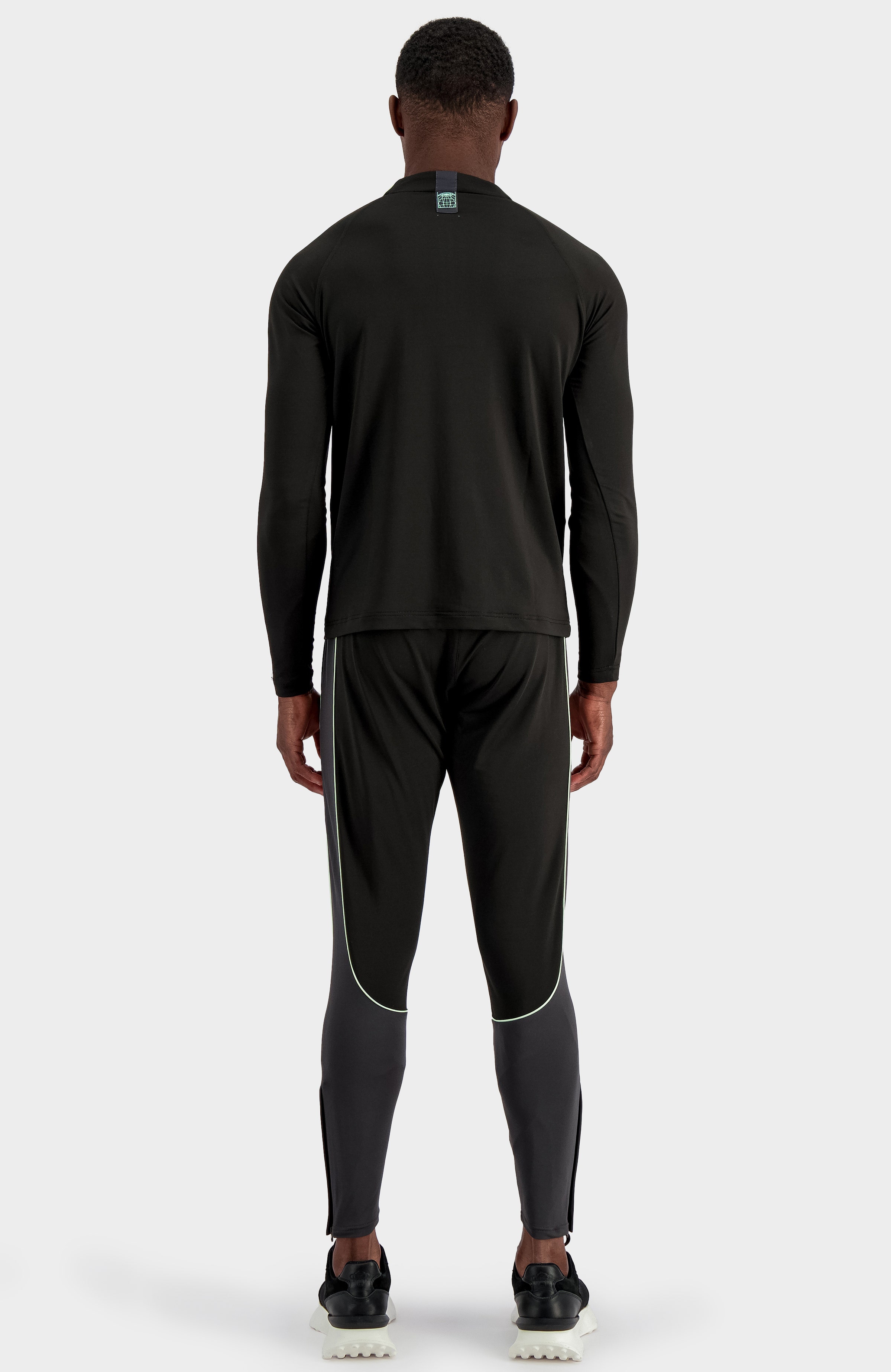 Black Bananas  Motion Tracktop