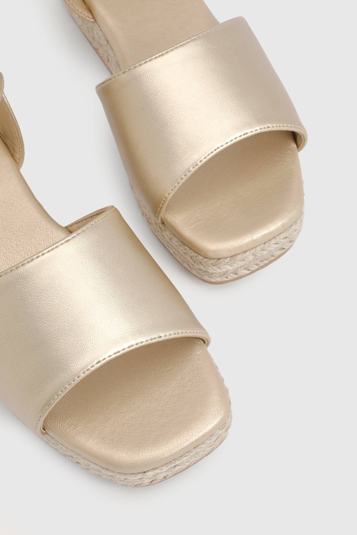 boohoo Sandales Compensées Plateforme À 2 Brides Coupe Extra Large