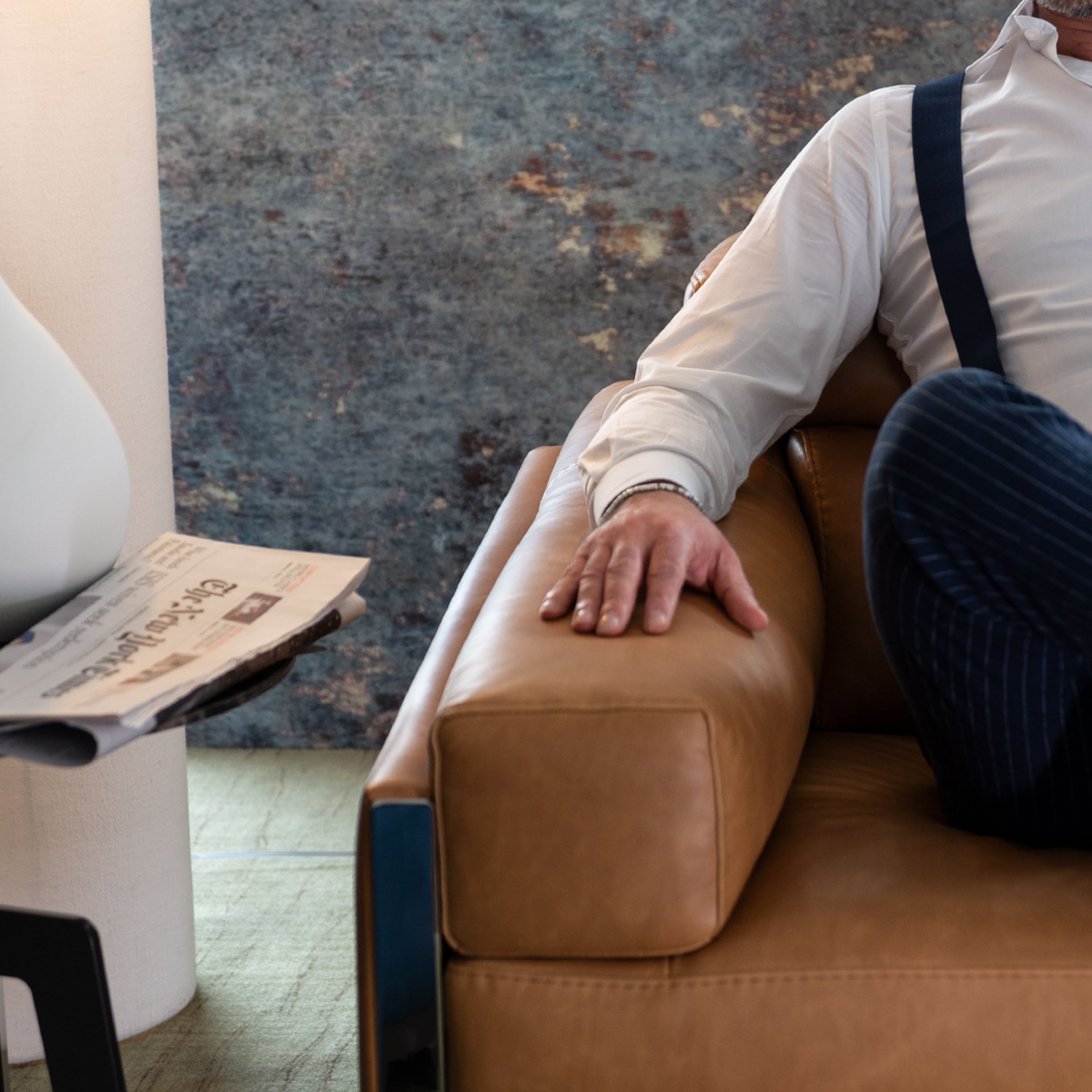 CALIA ITALIA 2,5-Sitzer »Romeo, Designsofa der Extraklasse mit tollem Sitzkomfort« Designkufenfuss und hochwertigem Lederbezug