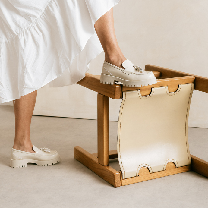 Mocassins à semelles crantées et glands  en cuir glacé écru
