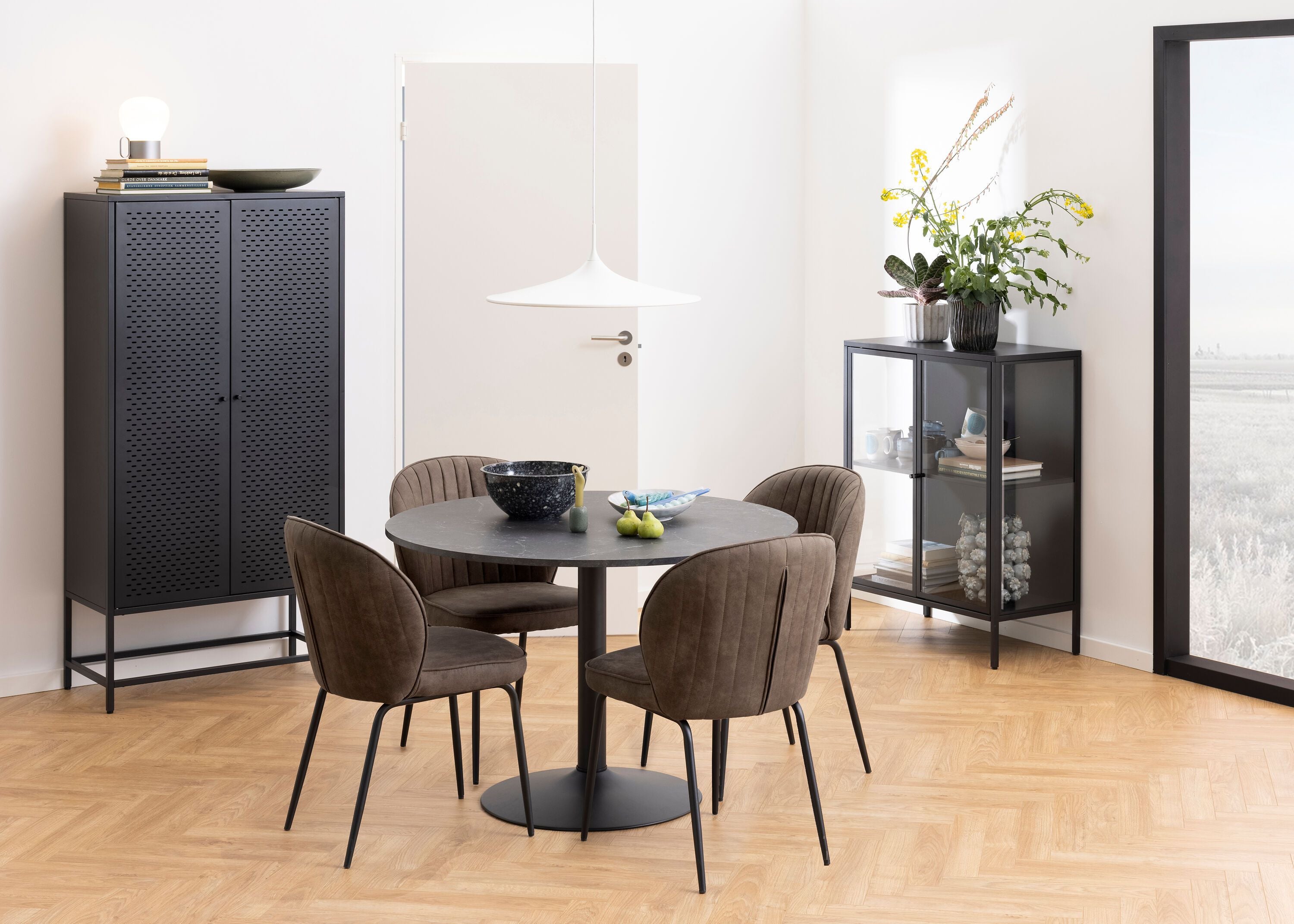 JAXTON Vitrine - Schwarz / B: 80.0 cm x T: 40.0 cm x H: 98.7 cm