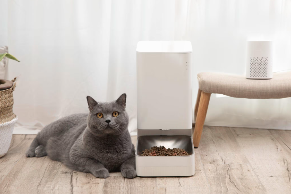 Smart Pet Food Feeder Automatischer Haustier Futter Spender mit App Steuerung (iOS/Android) - Weiss