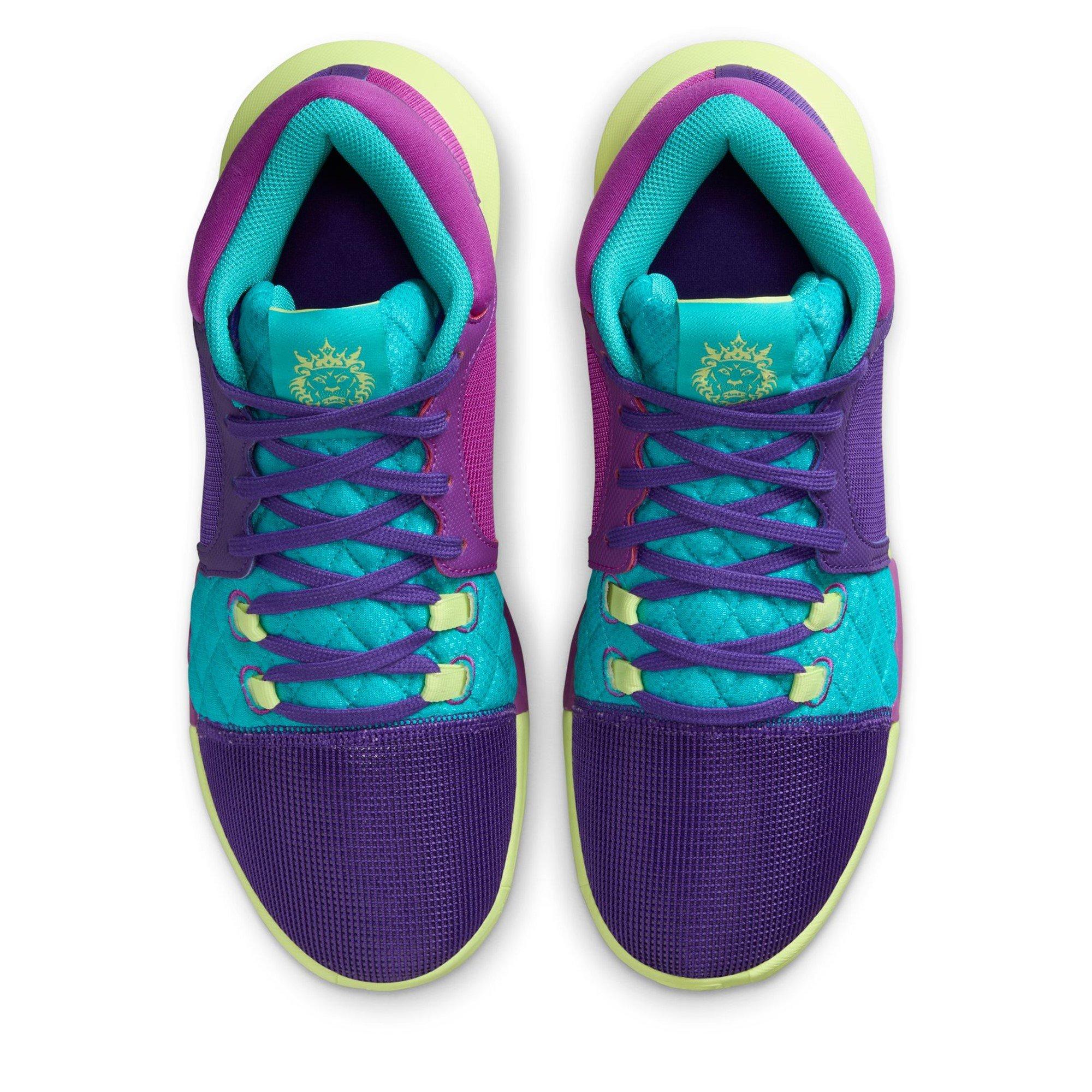 Nike LeBron Witness VIII Basketball Shoes