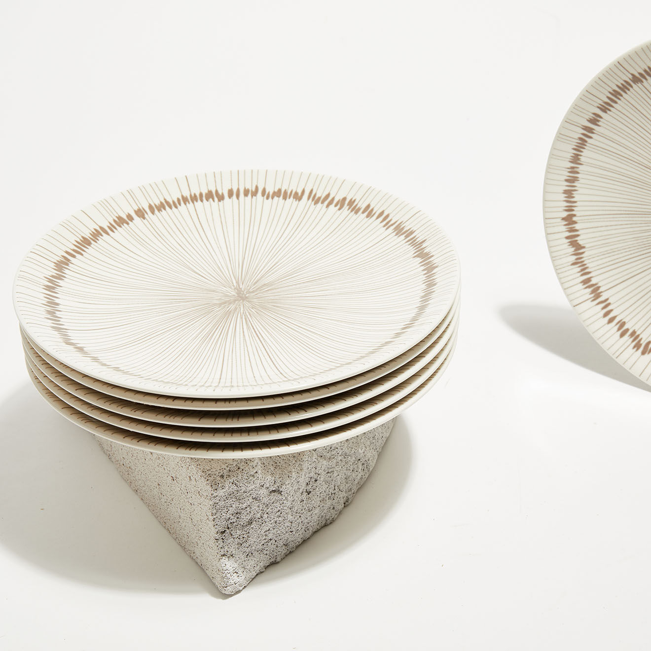 Pomax 6 Assiettes à dessert en Porcelaine Jupon gris/beige - D.22 cm