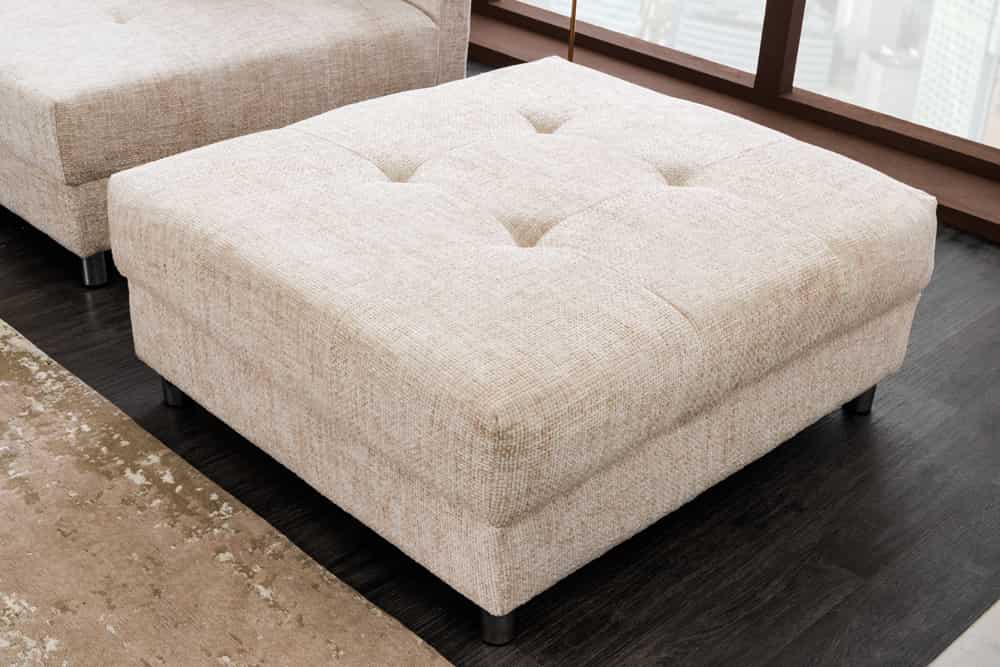 Moderne Wohnlandschaft KENT 220cm champagner beige Strickstoff Ecksofa inkl. Hocker