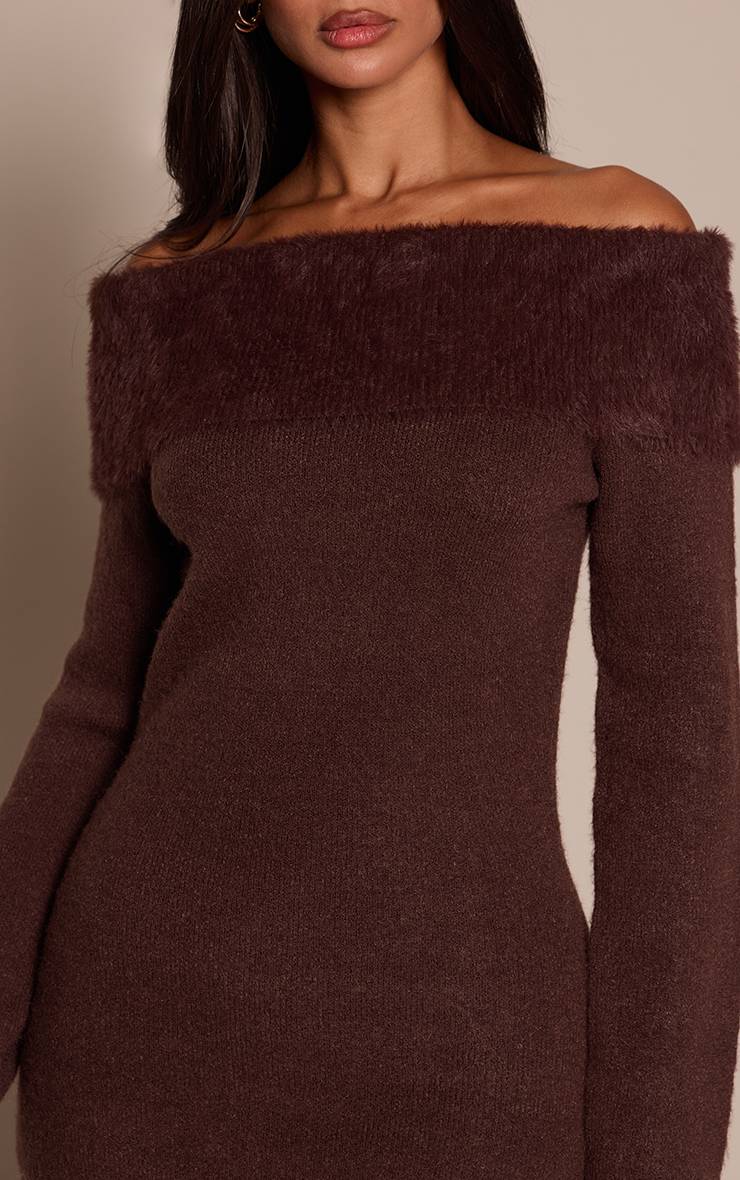 Chocolat Robe Mini Moulante Épaules Dénudées En Maille Duveteuse Petite