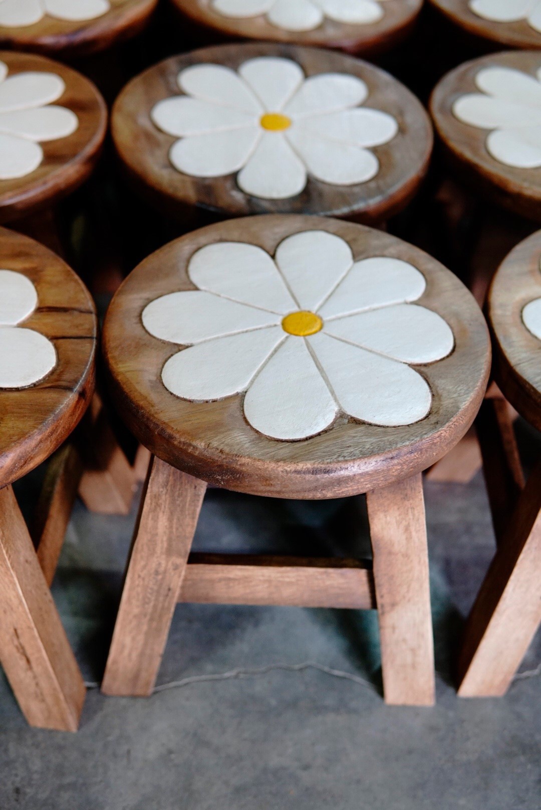 Hocker 'Blume', natur, weiß, Ø 25 cm, H 25 cm von fischer's lagerhaus