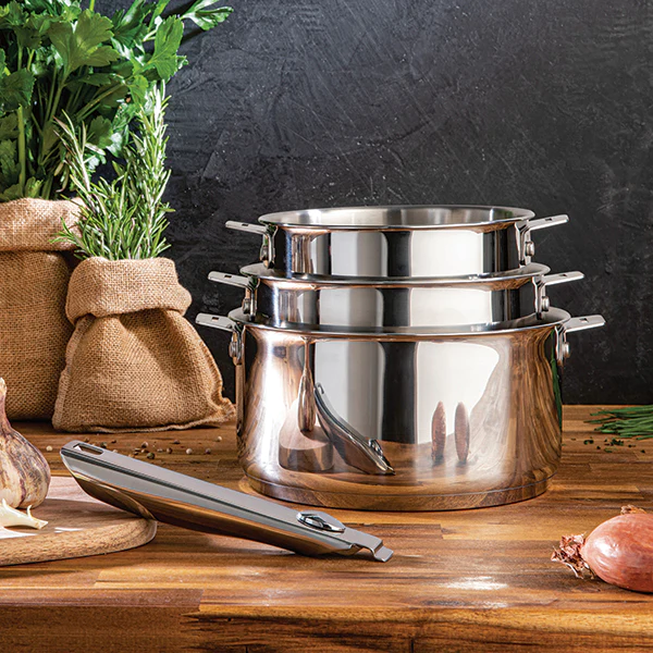 Lot 3 casseroles Clips’inox, couvercles en verre et manche amovible